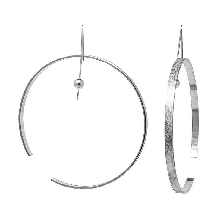 Créoles Idol, grandes créoles légères en argent sterling pour la vente par AW | MW