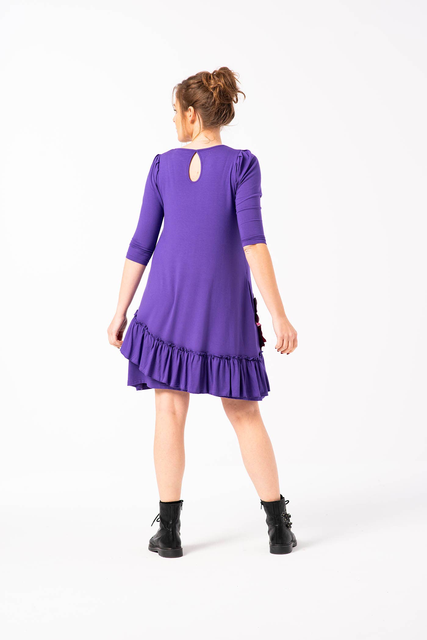 Mamatayoe – Großhandel Kleid – Damen – Lilafarbenes Kleid mit einem Flug. Harmony-Kleid2