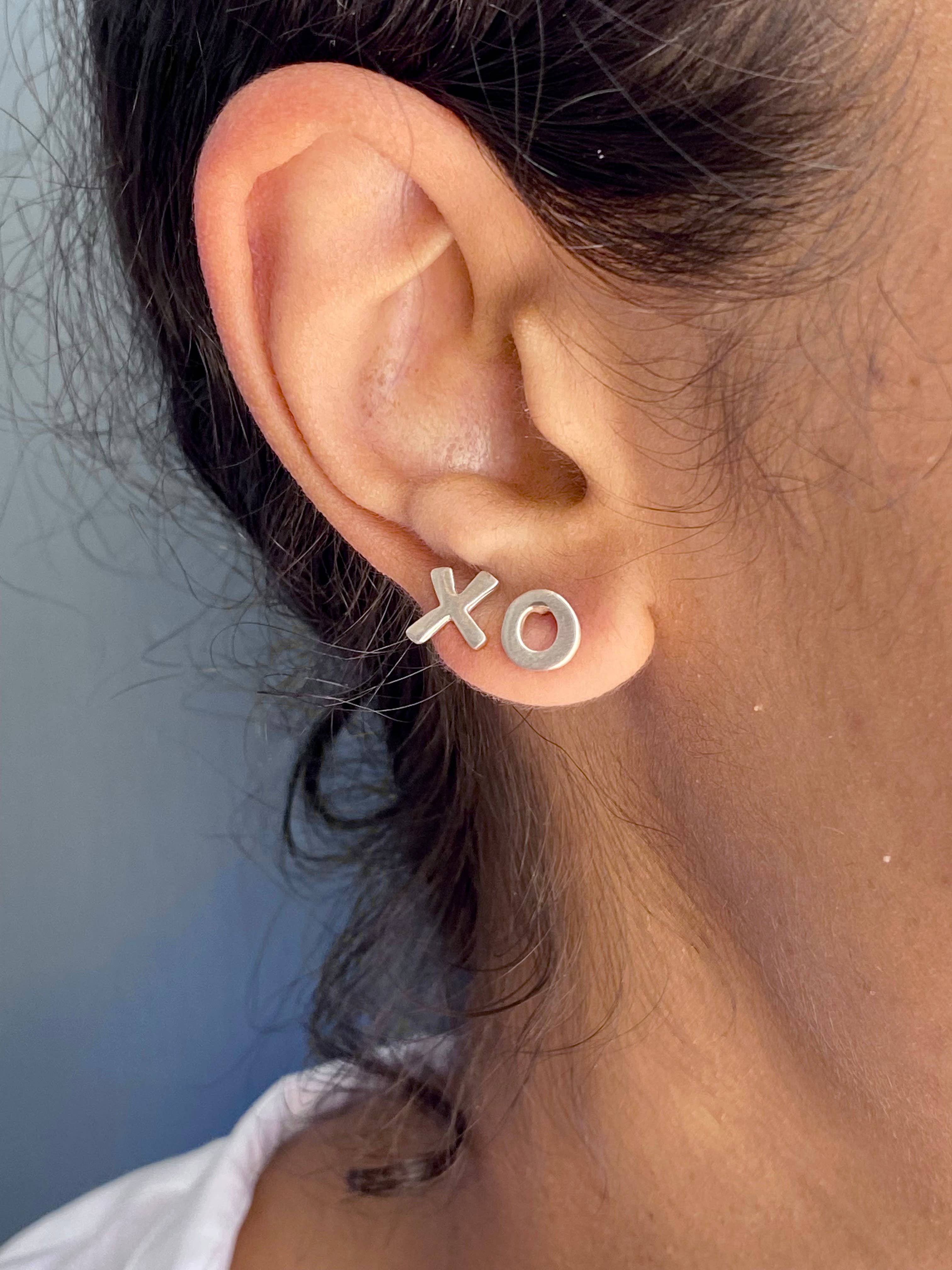 Philippa Roberts - Wholesale Stud/Post Earrings - Small X's and O's Studs Earrings in Silver or Vermeil4