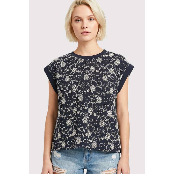 TOP BRODÉ FLORAL pour la vente par STACCATO