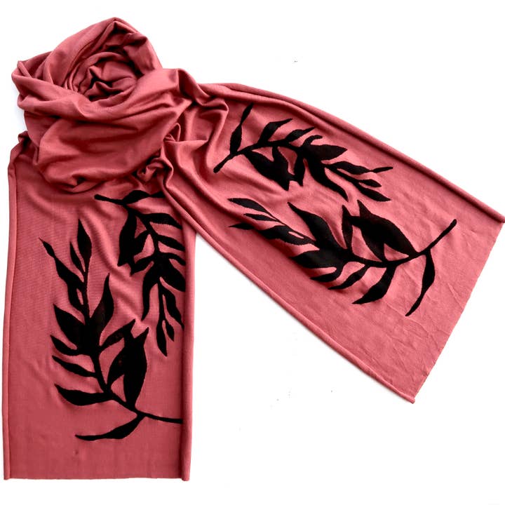 Écharpe fine - Laurel (encre noire) pour la vente par Windsparrow Studio