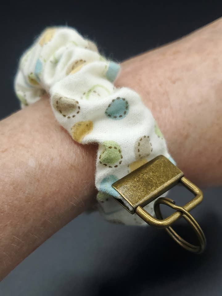 Porte-clés, porte-clés Scrunchie Wristlet, porte-clés de voiture pour la vente par Out of Spike Designs