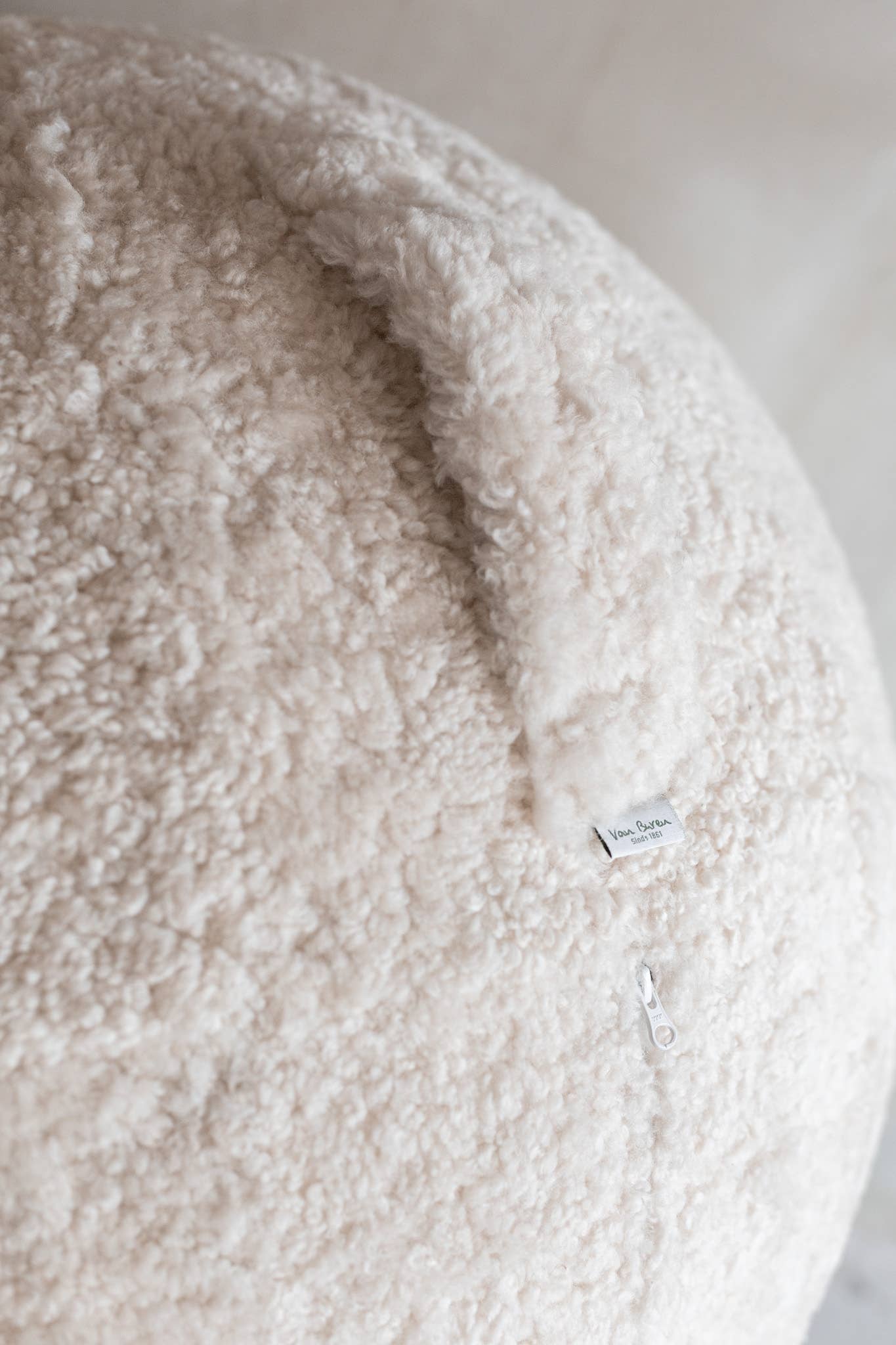 Van Buren - Wholesale Yoga Accessories - Crossbreed sheepskin yoga ball - 2 sizes1