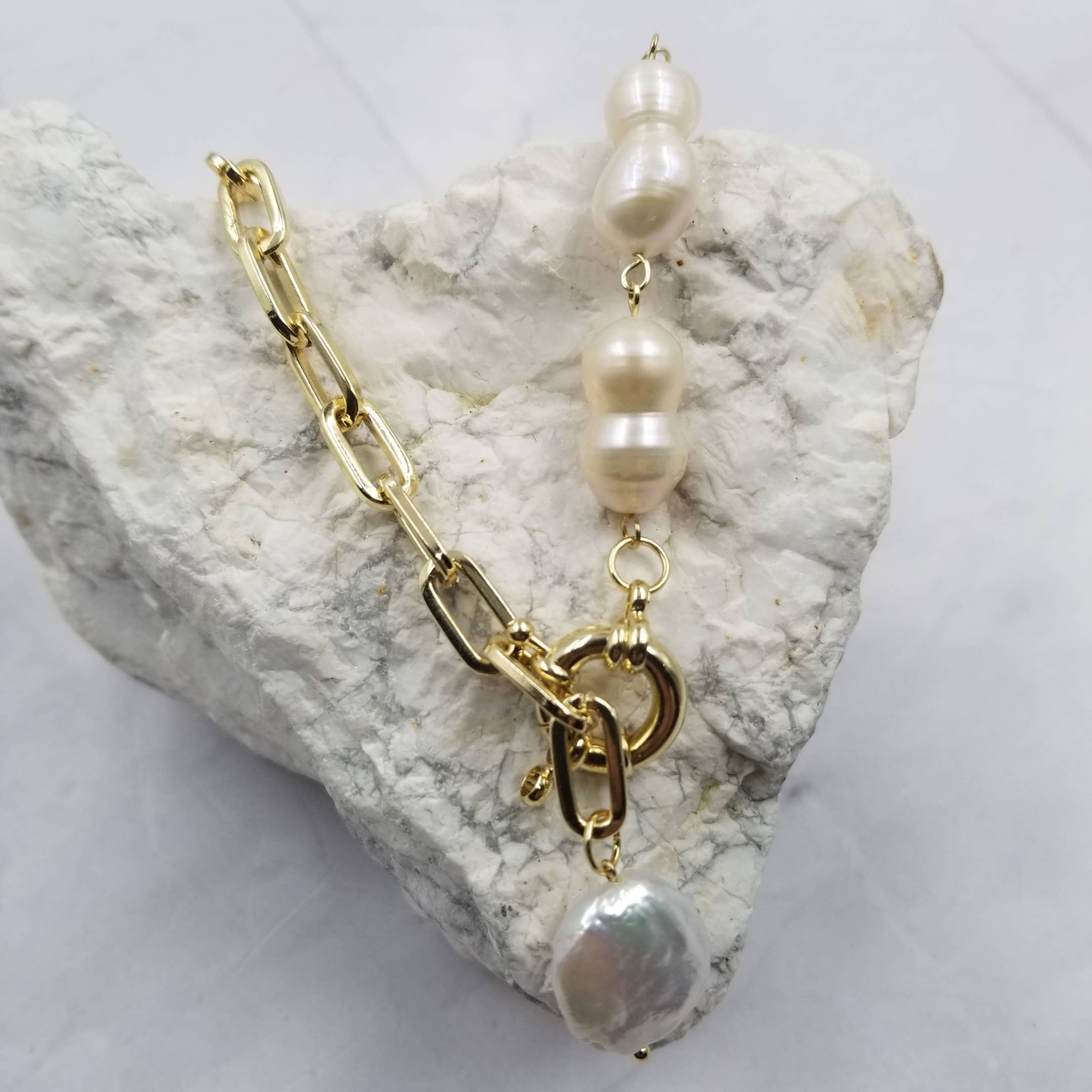 The Pretty Jewellery - Wholesale Pendant/Charm Necklace - Gold Chain Natural Pearl Necklace1