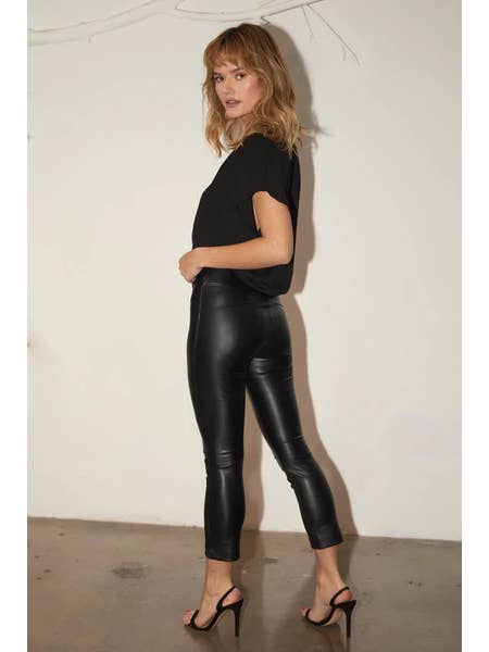 Noir PANTALON COURT LVL2010 BURTON en vente sur Faire3