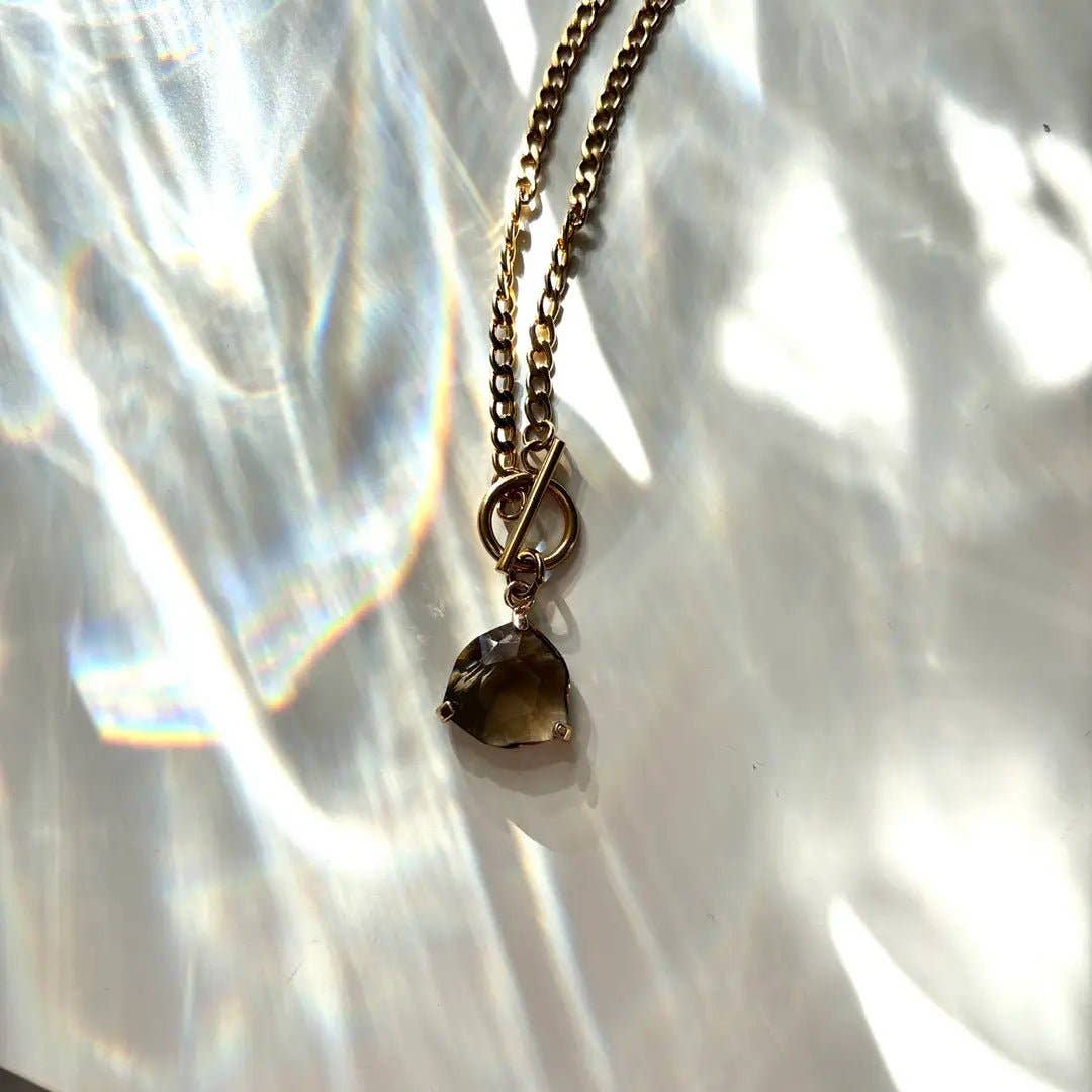 OE! - Wholesale Pendant/Charm Necklace - LIGHTS – GOLD CHAIN NECKLACE WITH PENDANT10