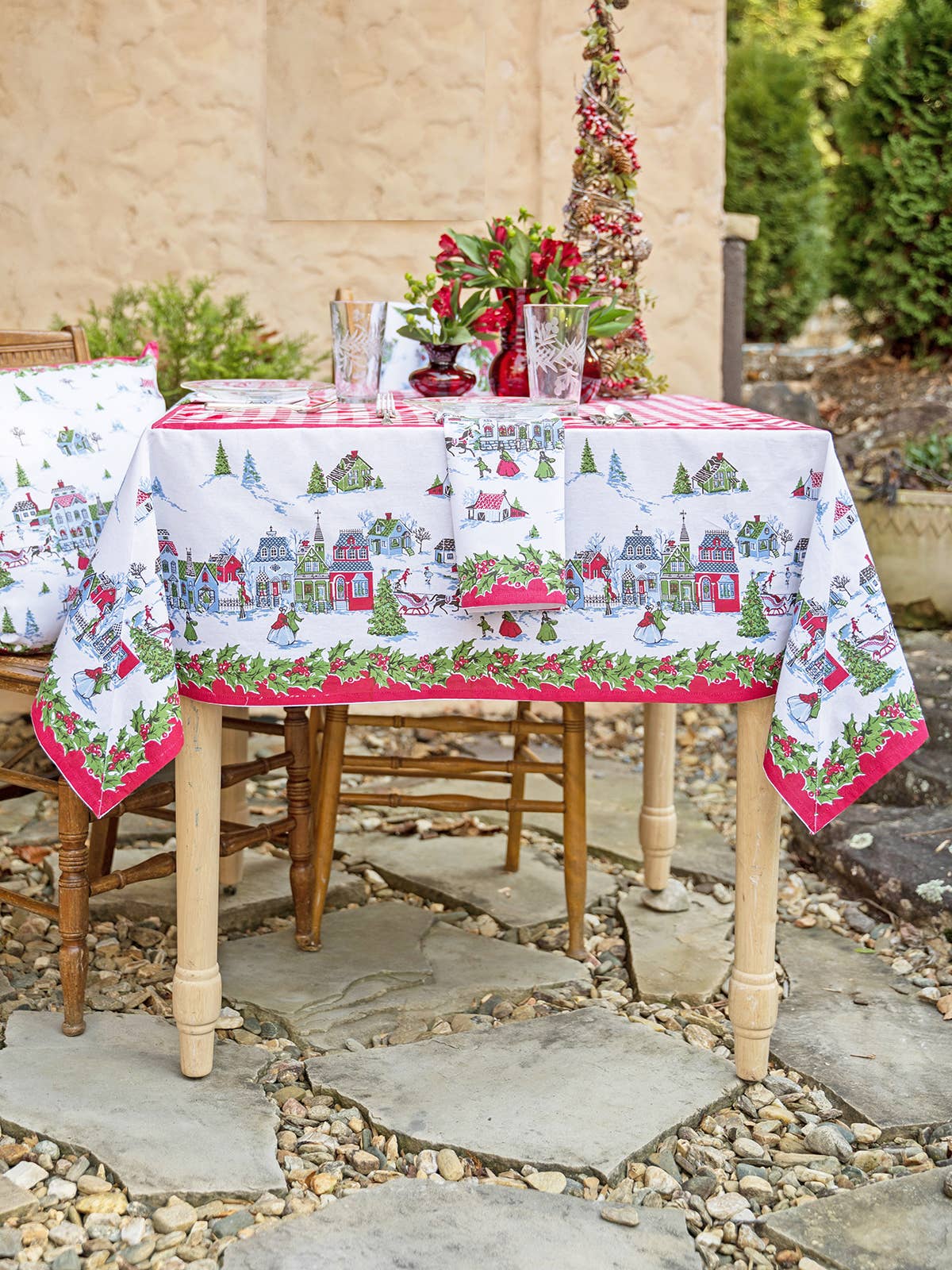 April Cornell - Wholesale Tablecloth - Victorian Christmas Tablecloth - Multi1