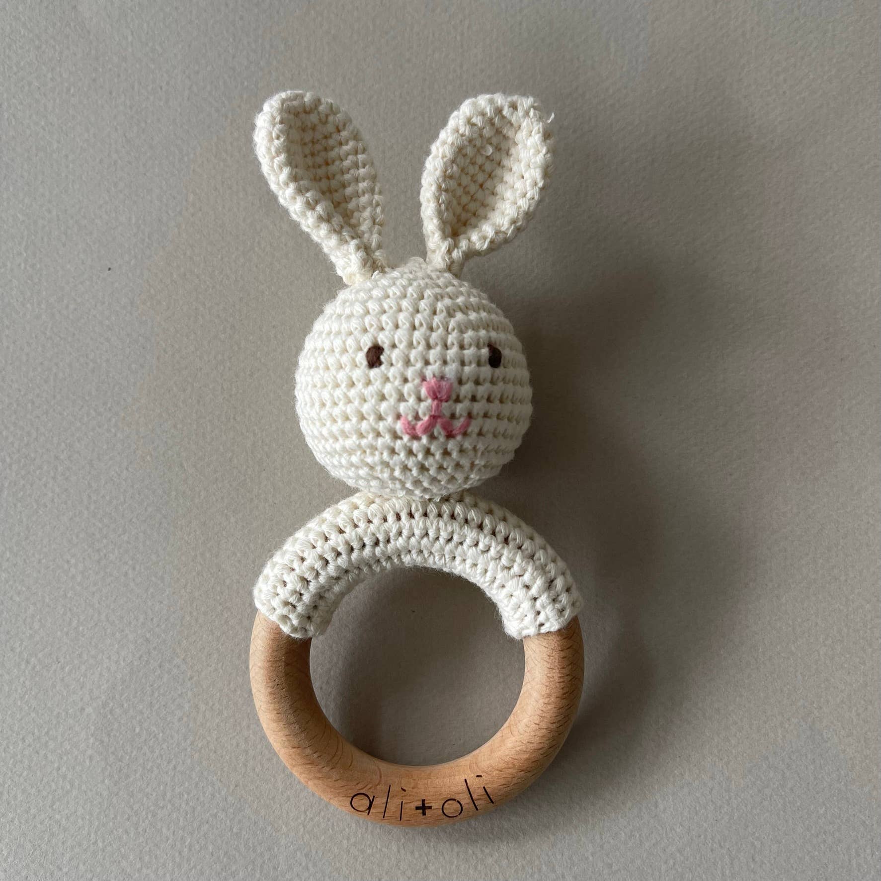 Ali+Oli - Vente Anneau de dentition sans clip – bébé - Hochet de dentition pour bébé Anneau en bois Crochet (Lapin) Pâques11
