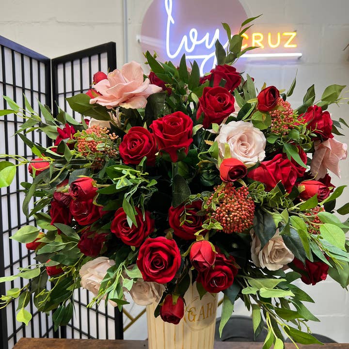 IVY CRUZ - Vendita all'ingrosso Fiori finti - Centrotavola rosa antico, centrotavola nuziale rosa e rosso