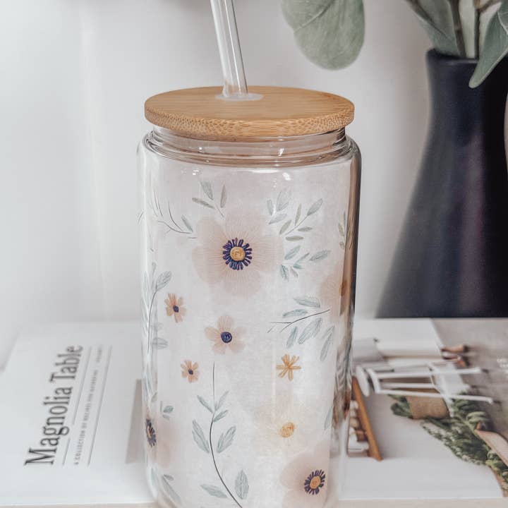 Emma K Designs - Wholesale Drinking Glass/Cup - Whimsical Garden 16oz Glass Cup with Bamboo Lid