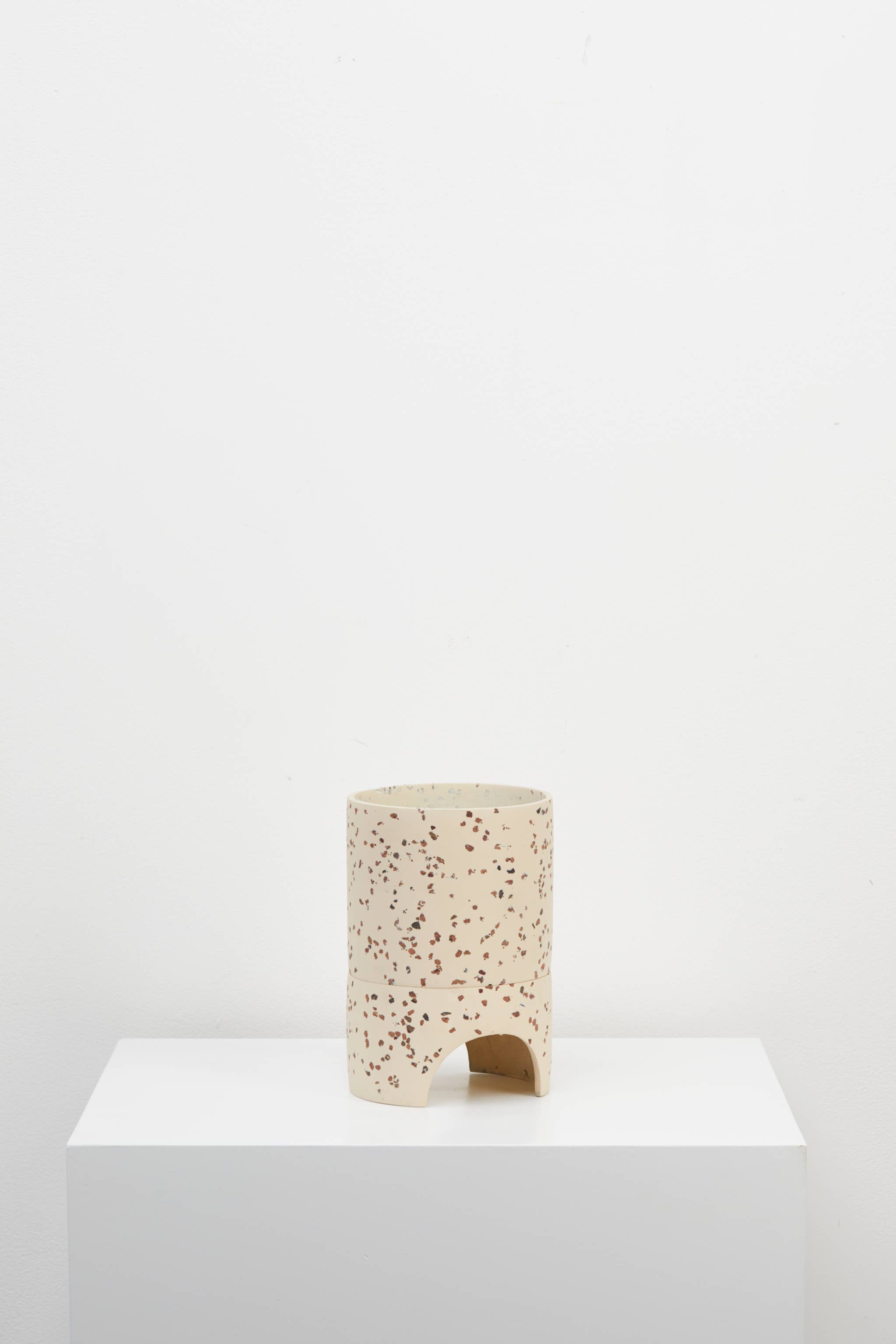 Capra Designs - Venta al por mayor Macetas - Archie Maceta - Terrazo fósil1