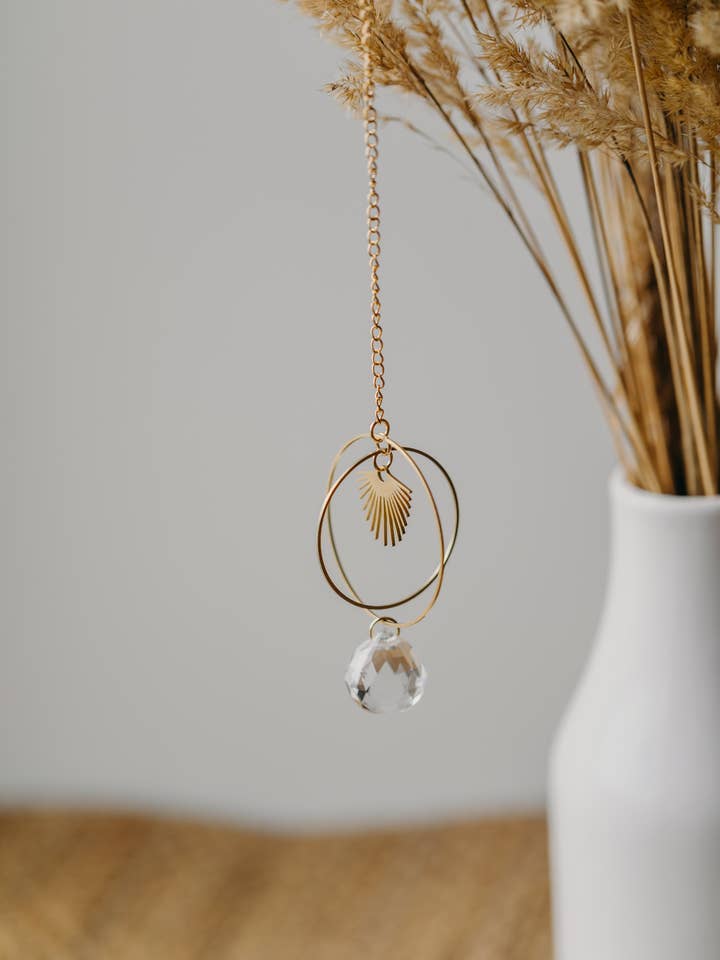 goldener Sonnenfänger mit Regenbogenkristall Fächer für den Großhandel von walnutandcherry