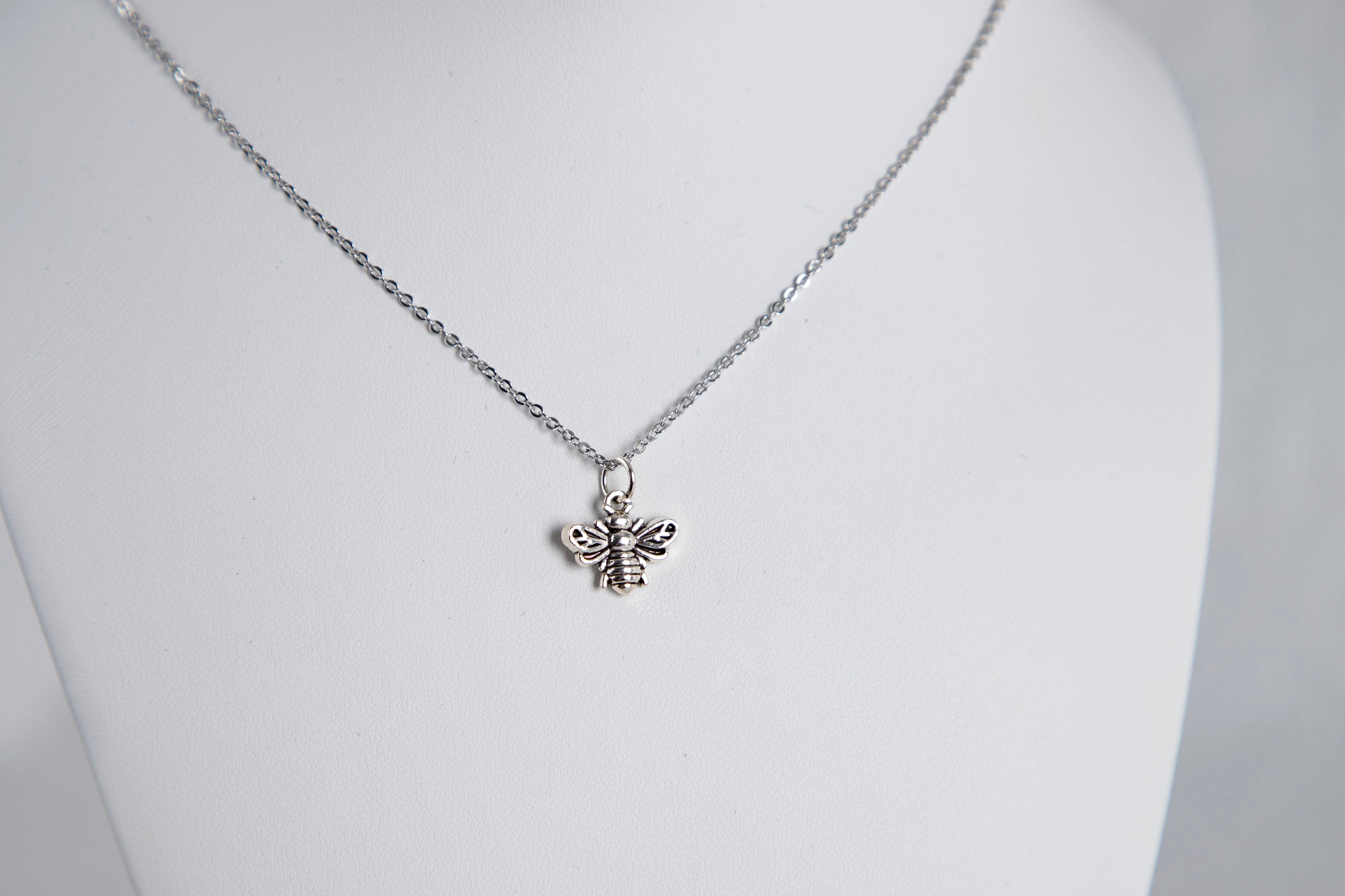 Mumu Beads - Wholesale Pendant/Charm Necklace - Classic Bee Necklace0