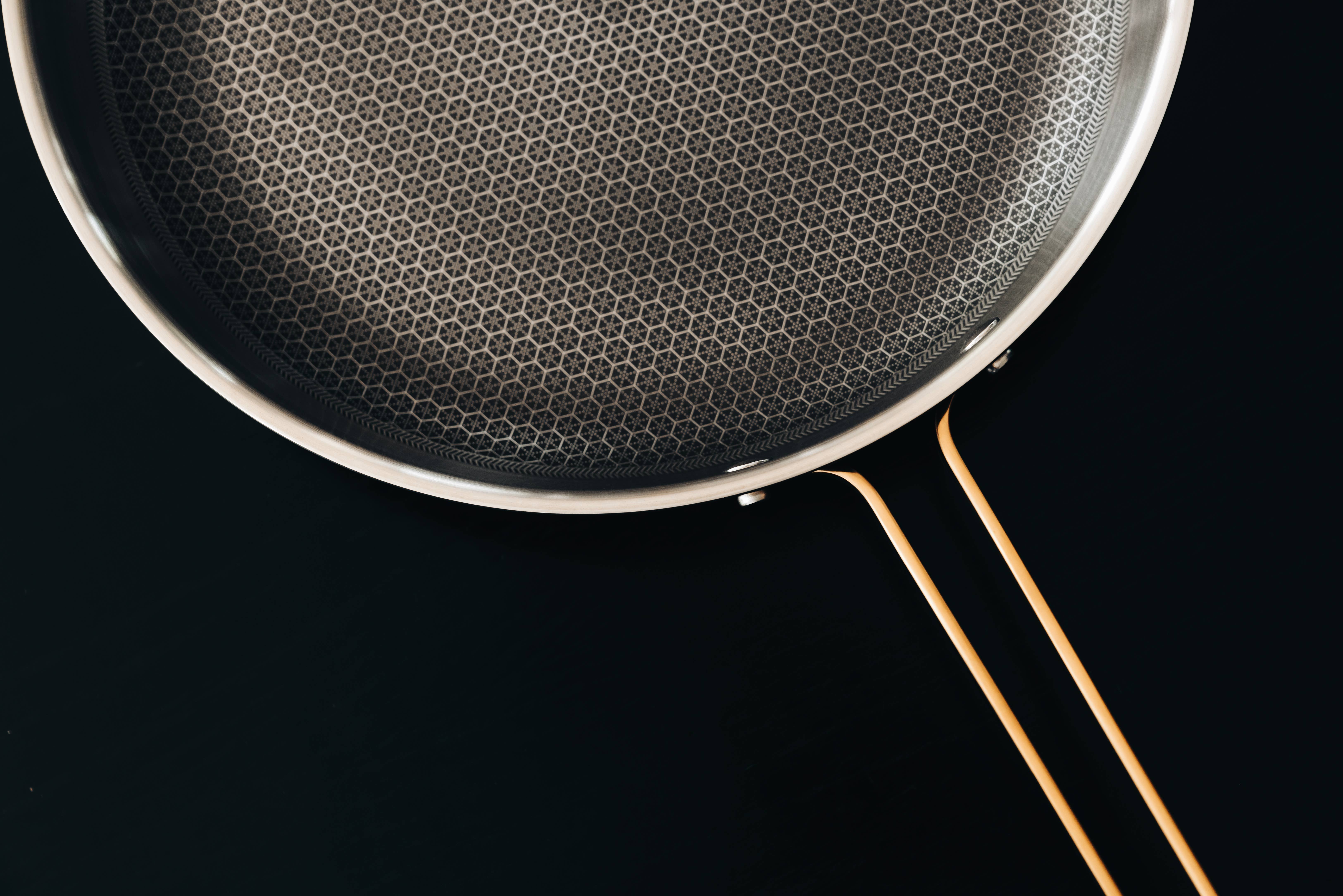 Vargen & Thor - Wholesale Pan - MODELL Xb - Frying pan, black with details of brass 6