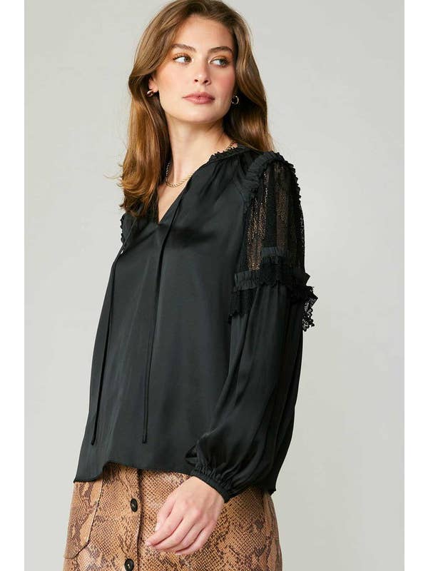 Current Air – Engroshandel Bluse - Dame – Bluse med blondeærmer og flæsedetaljer3