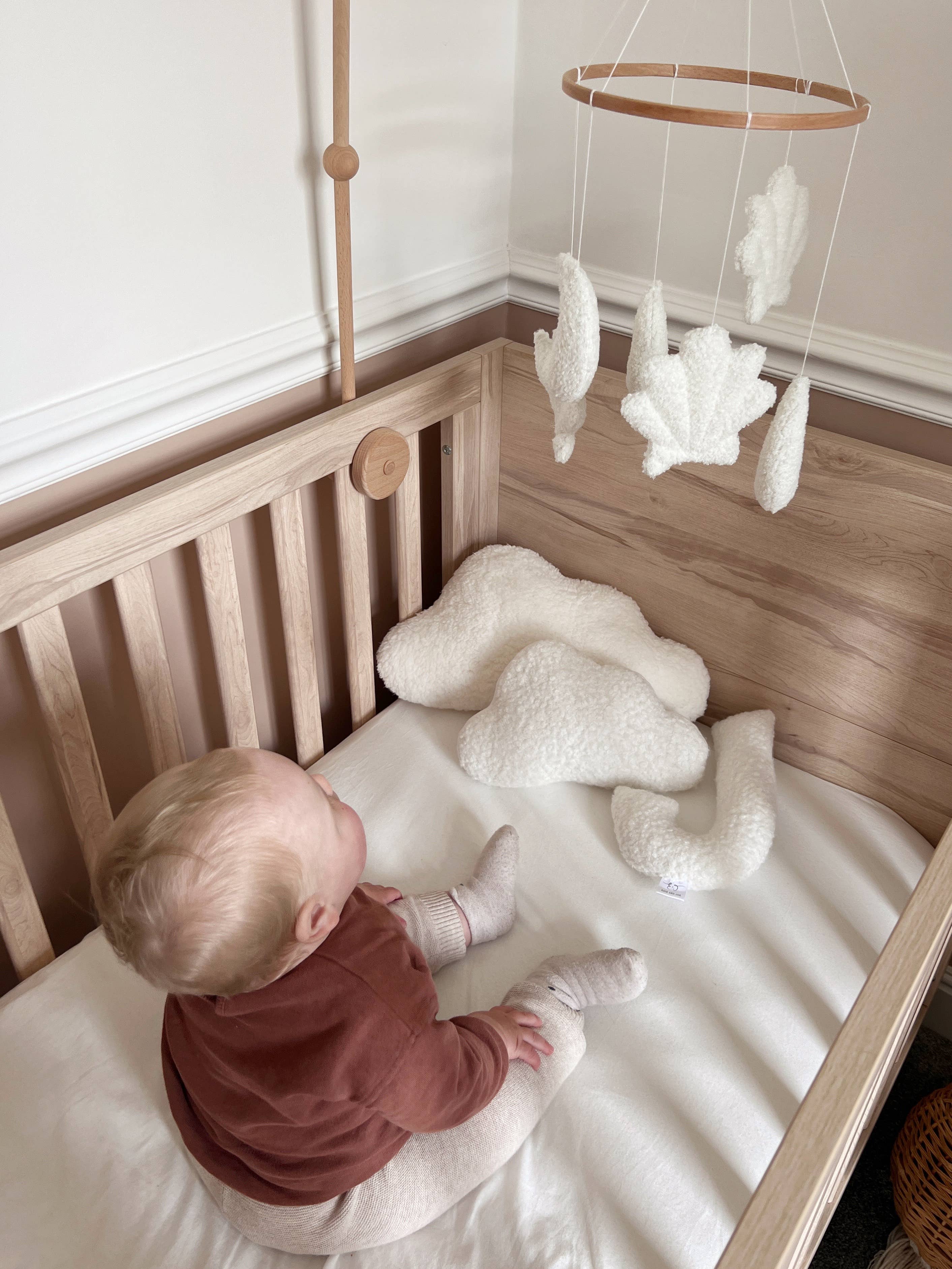 Edie & Joe – wholesale Baby mobile – Micro Boucle Shell & Moon Mobile Nursery Decor6