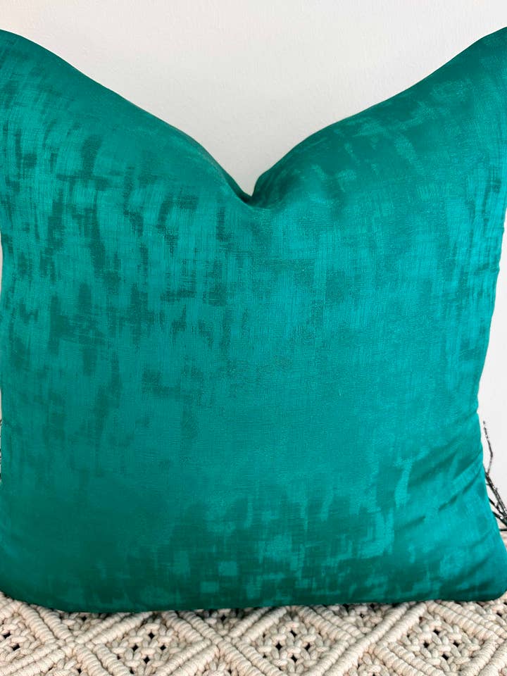 Le Coussin Couture - Le Saul Sarcelle - Style n° 197 pour la vente par The Couture Cushion