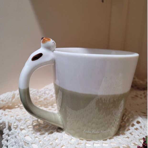 Green Pastures Wholesale – wholesale Coffee mug – Adorable Cat Cups with Cat Handle3