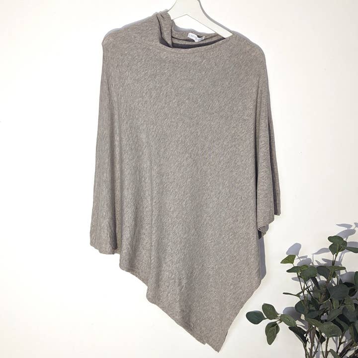 Tempest Designs – wholesale Poncho – Women's – Plain classic fine knit poncho (S-L)10