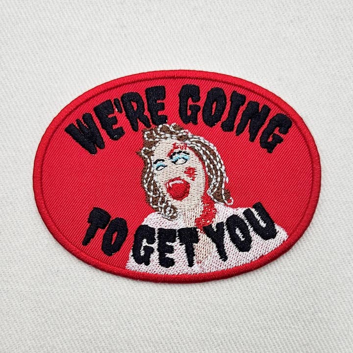 Linda's Going Get You Horror Iron On Patch per la vendita all'ingrosso da parte di Junkyard Witch