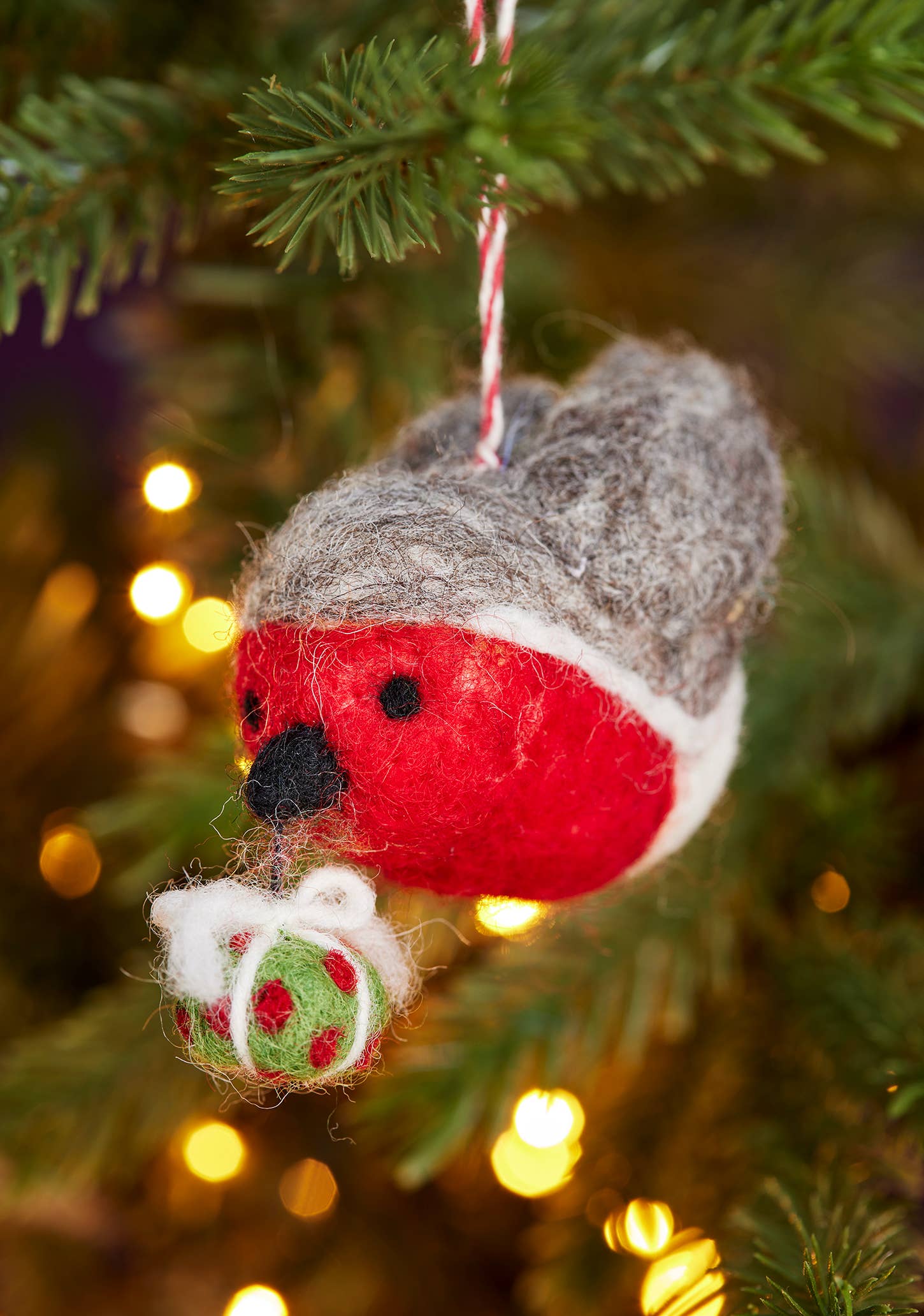 Namaste – wholesale Christmas decoration – Felt Carry Robin Decoration1