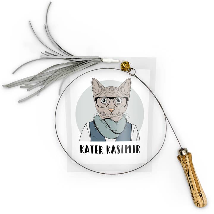Kater Kasimir - Venta al por mayor Juguete - Gatos - Gato pescando con mango de madera, campanas y colgantes