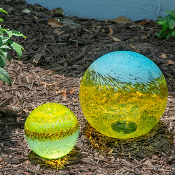 ApricotMint - Wholesale Outdoor Ornament/Decor - Art Glass Solar LED Orbs, Light Blue/Yellow3