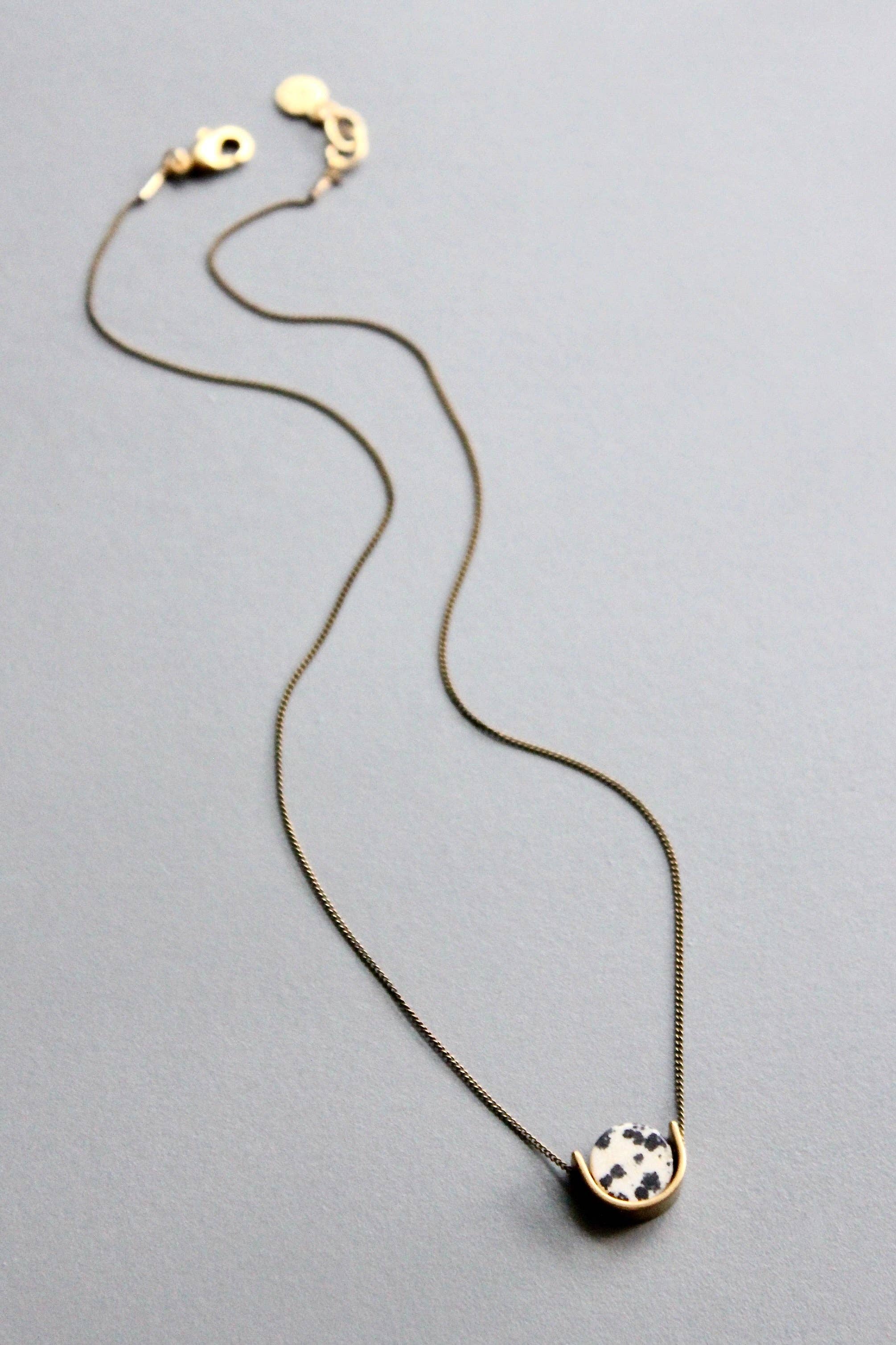 David Aubrey Jewelry - Vendita all'ingrosso Collana con ciondolo/pendaglio - Mini collana con pendente dalmata HYL1163