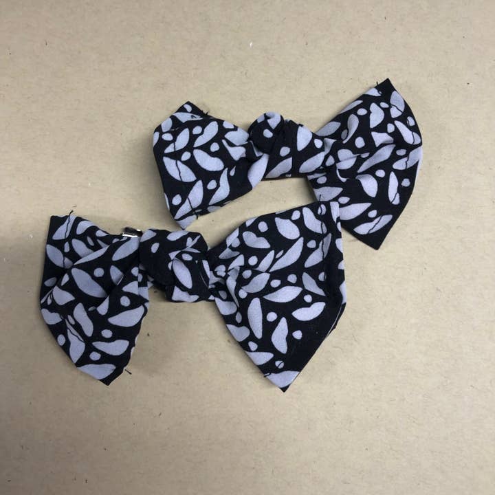 Barrette à cheveux nouée géo noir et blanc pour la vente par MadeBySusannah