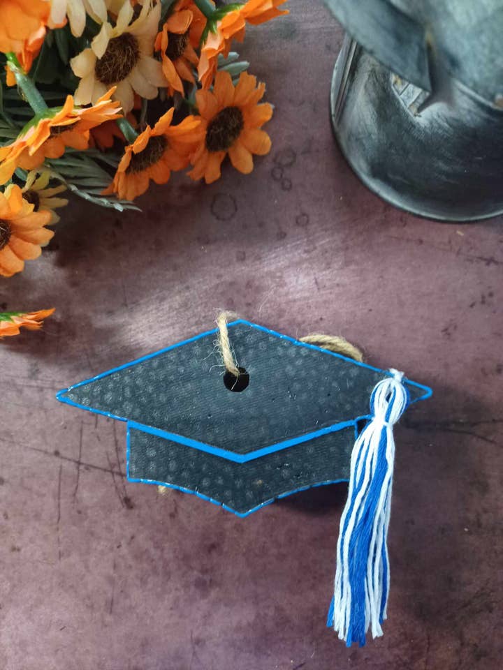 Gorra de graduación Freshie para venta al por mayor de Southern Scents Fragrances, Inc.