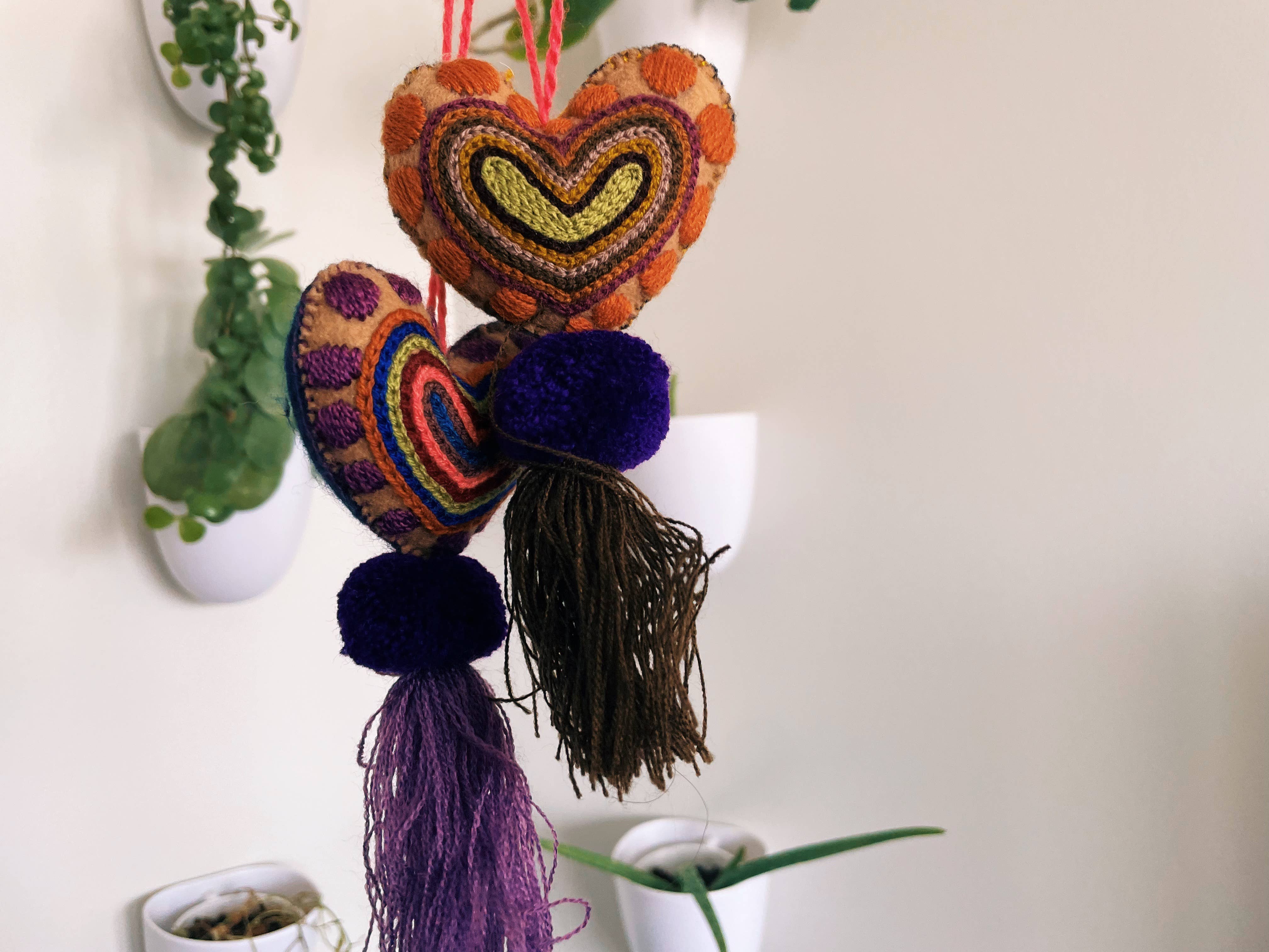 Pura Vida - Wholesale Ornament - Kerstversiering met geborduurd hart en luipaardkwastje11