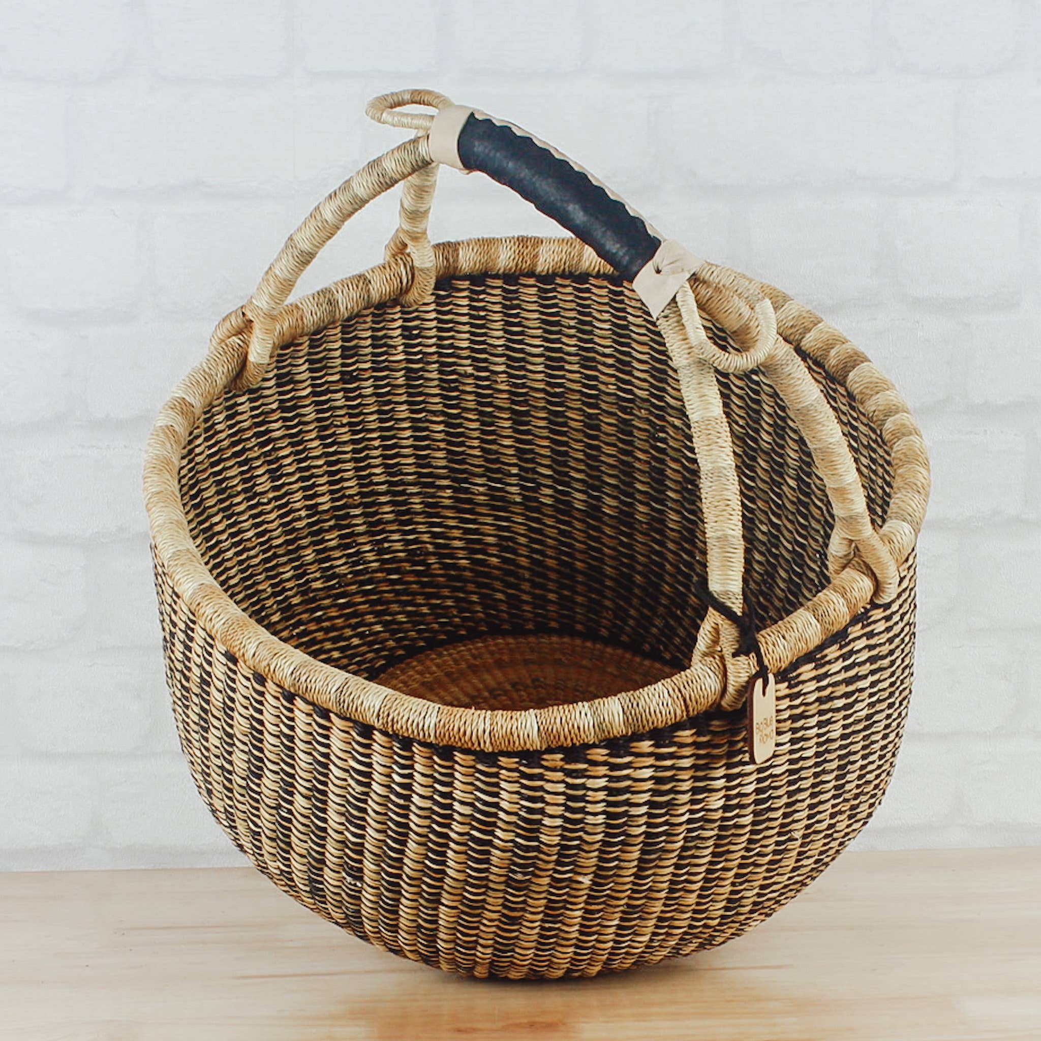 Big Blue Moma - Wholesale Basket - Round Basket Large - Natural Palette12