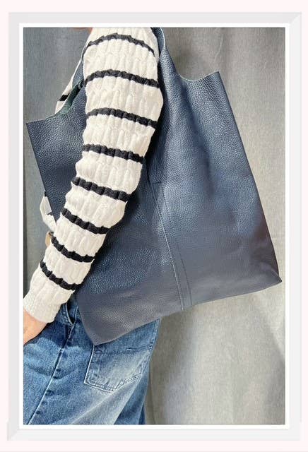 Z et Z - Wholesale Belt Bag - Women's - Grained leather or iridescent leather tote bag4