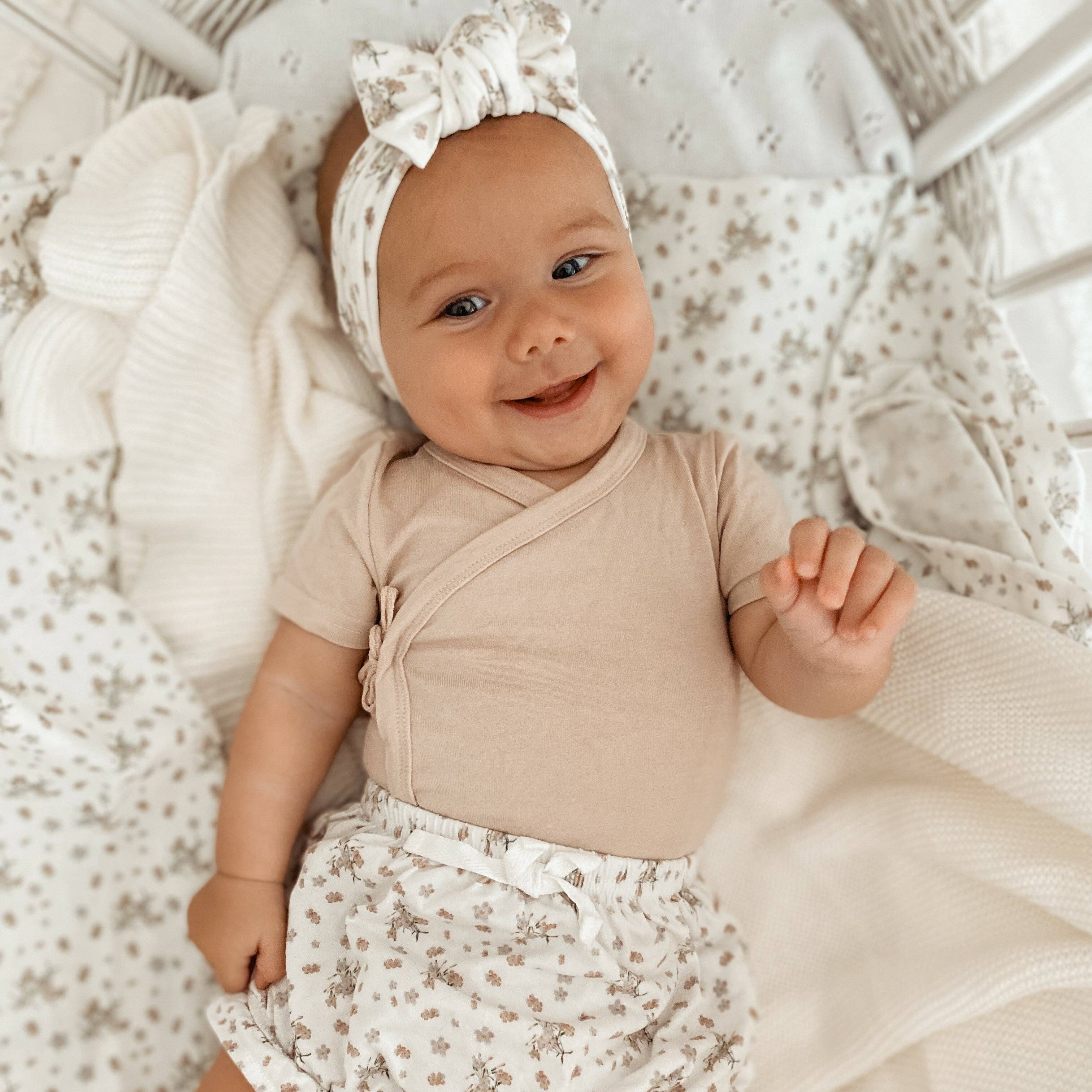 Blød Mokka Bodysuit i bambus og økologisk bomuld - blød mokka for engroshandel på Faire3