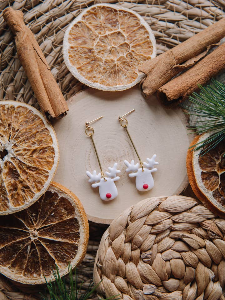 Noël 2023 - Boucles d'oreilles Rudolph Dangle pour la vente par Millburn Place
