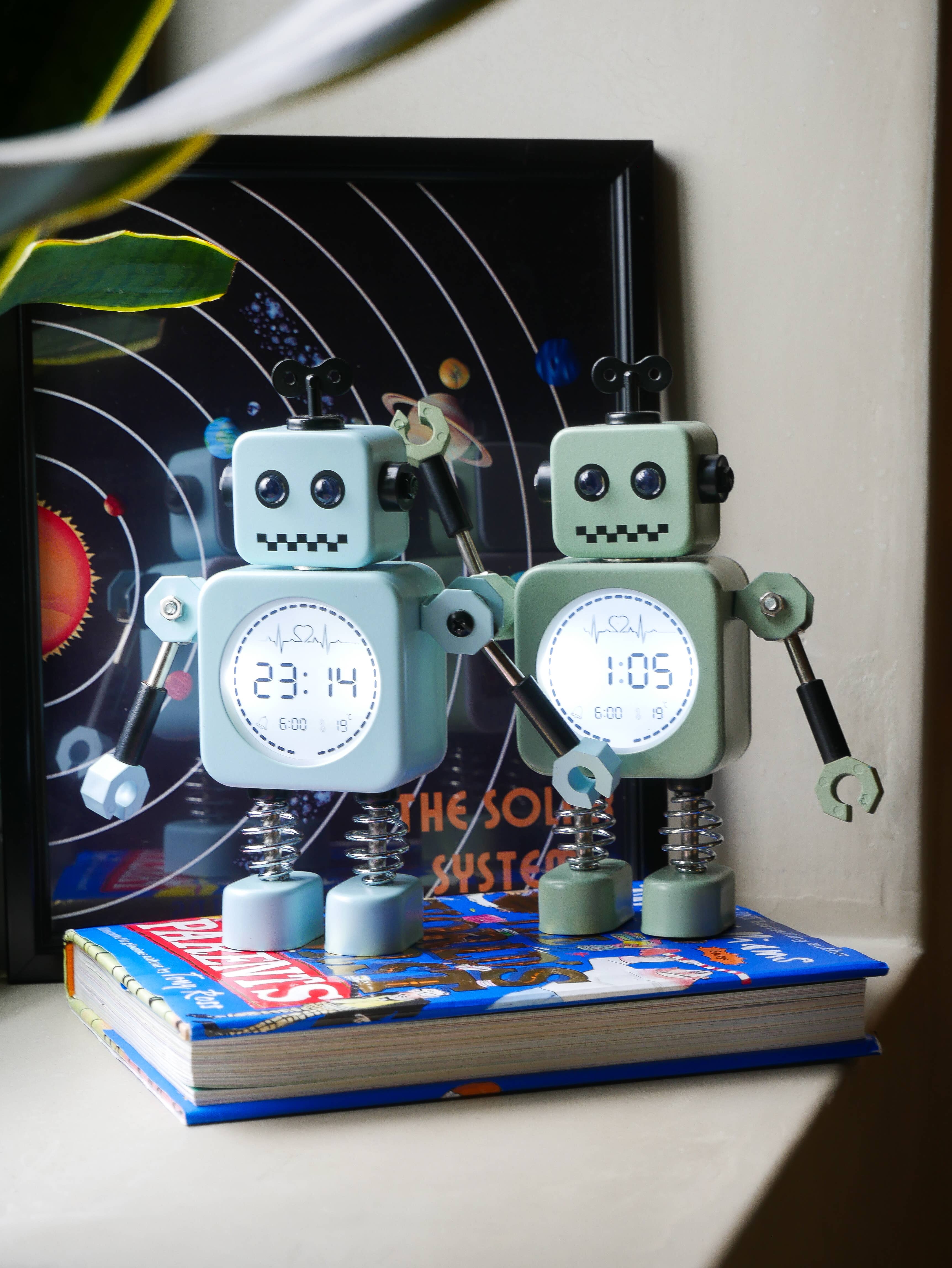 Steepletone UK Ltd - Wholesale Alarm Clock - Robot Time - Bedside Alarm Clock 4