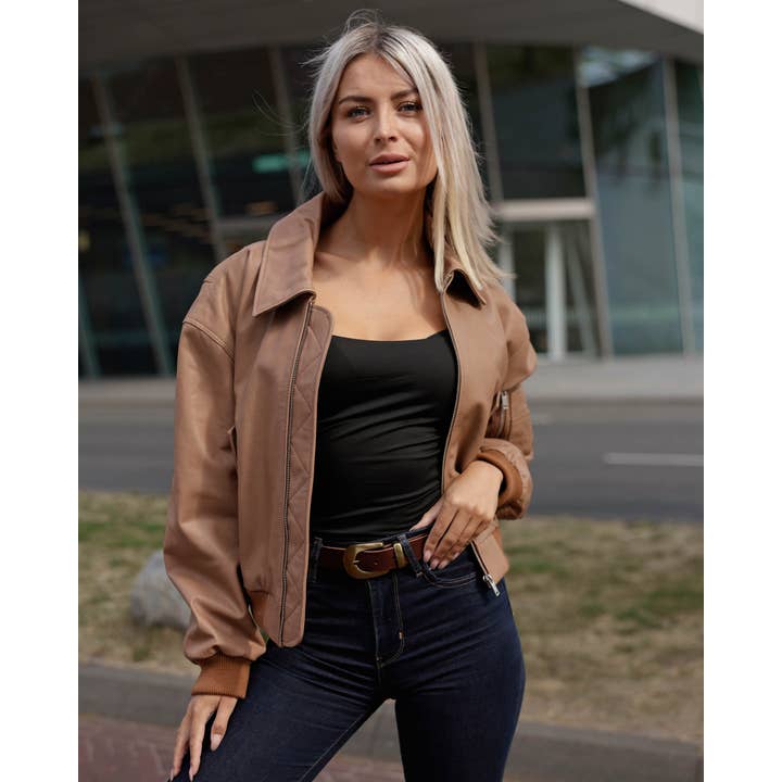 Amsterdam Heritage Leather Belts, Bags, Jackets & Apparel - Vente Ceinture – femme - FABRIQUÉ SUR COMMANDE Annie | Ceinture fine en cuir avec boucle dorée pour femme1