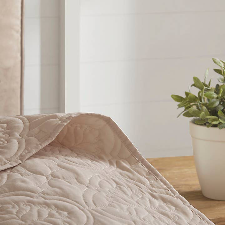 Olliix - Wholesale Bedding Set - Quilted Medallion Oversized 3-Piece Bedspread Set, Khaki2