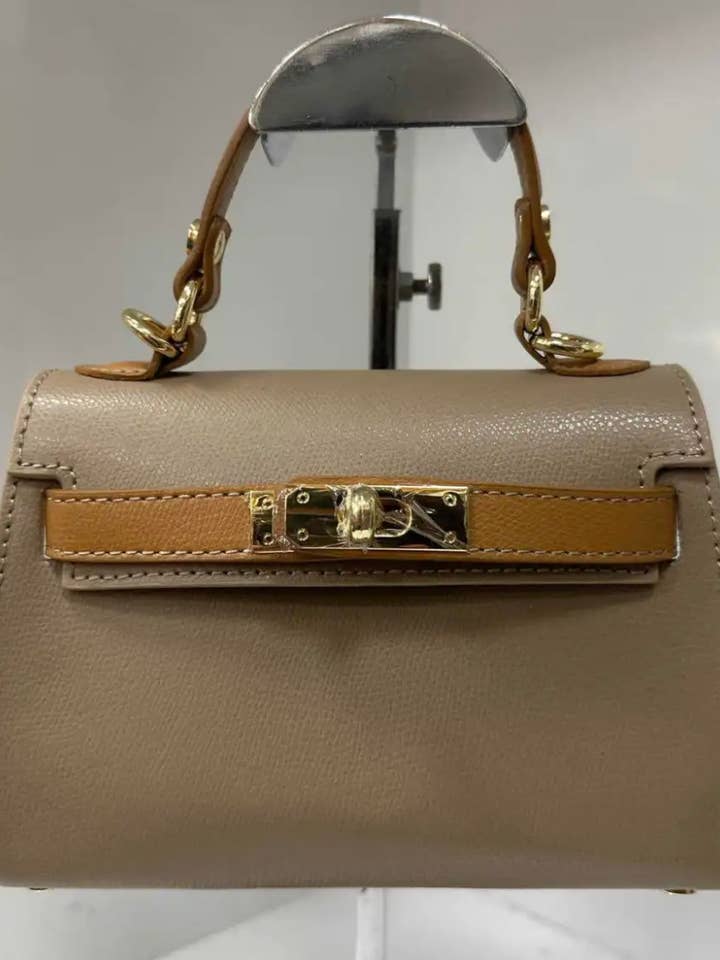 Borsa Strutturata Piccola in Pelle Italiana Taupe Camel MELBC per la vendita all'ingrosso da parte di JIJOU CAPRI
