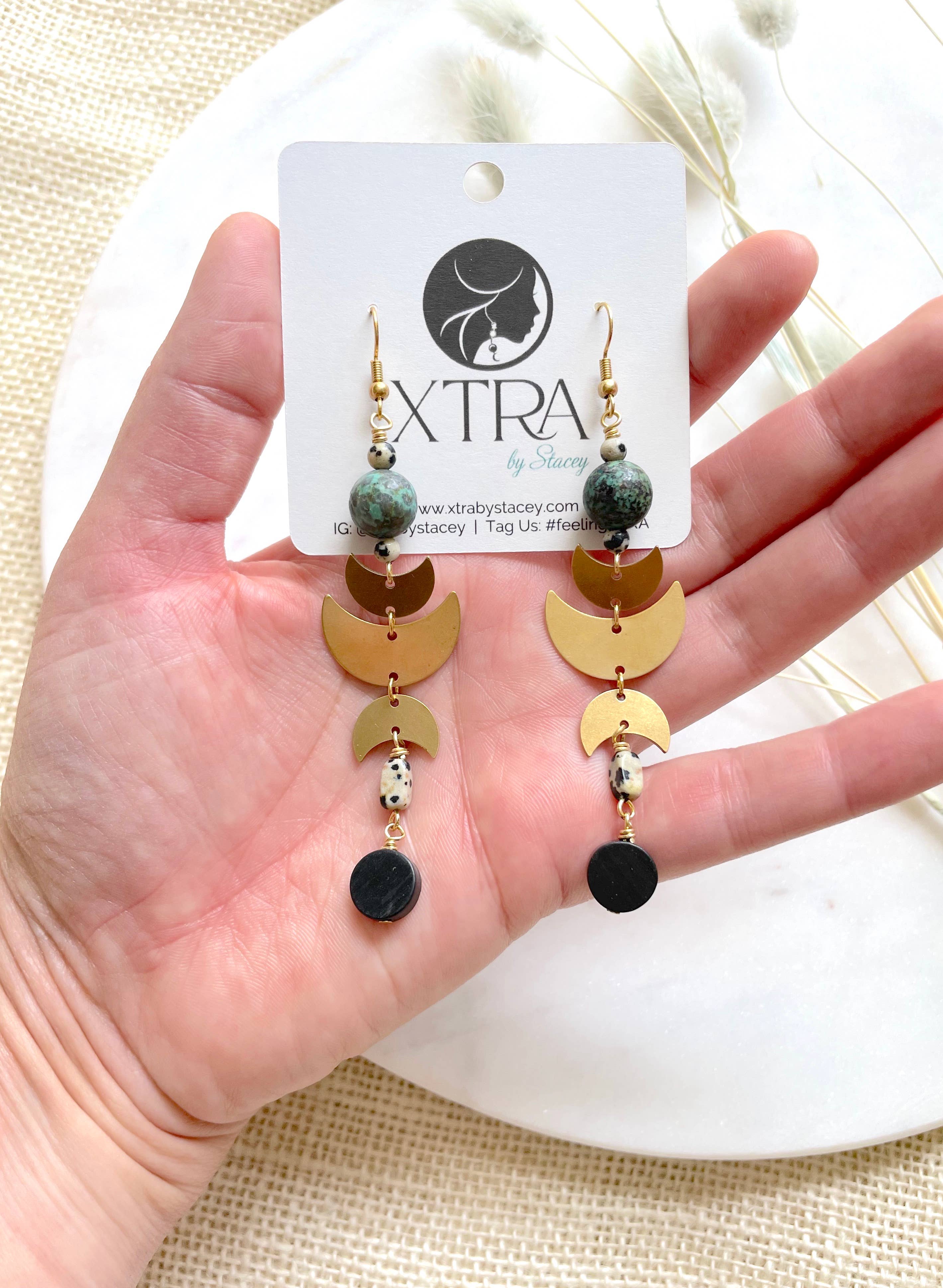 XTRA by Stacey - Vendita all'ingrosso Orecchini pendenti - The Urbana Earring - Orecchino a fasi lunari in ottone turchese6