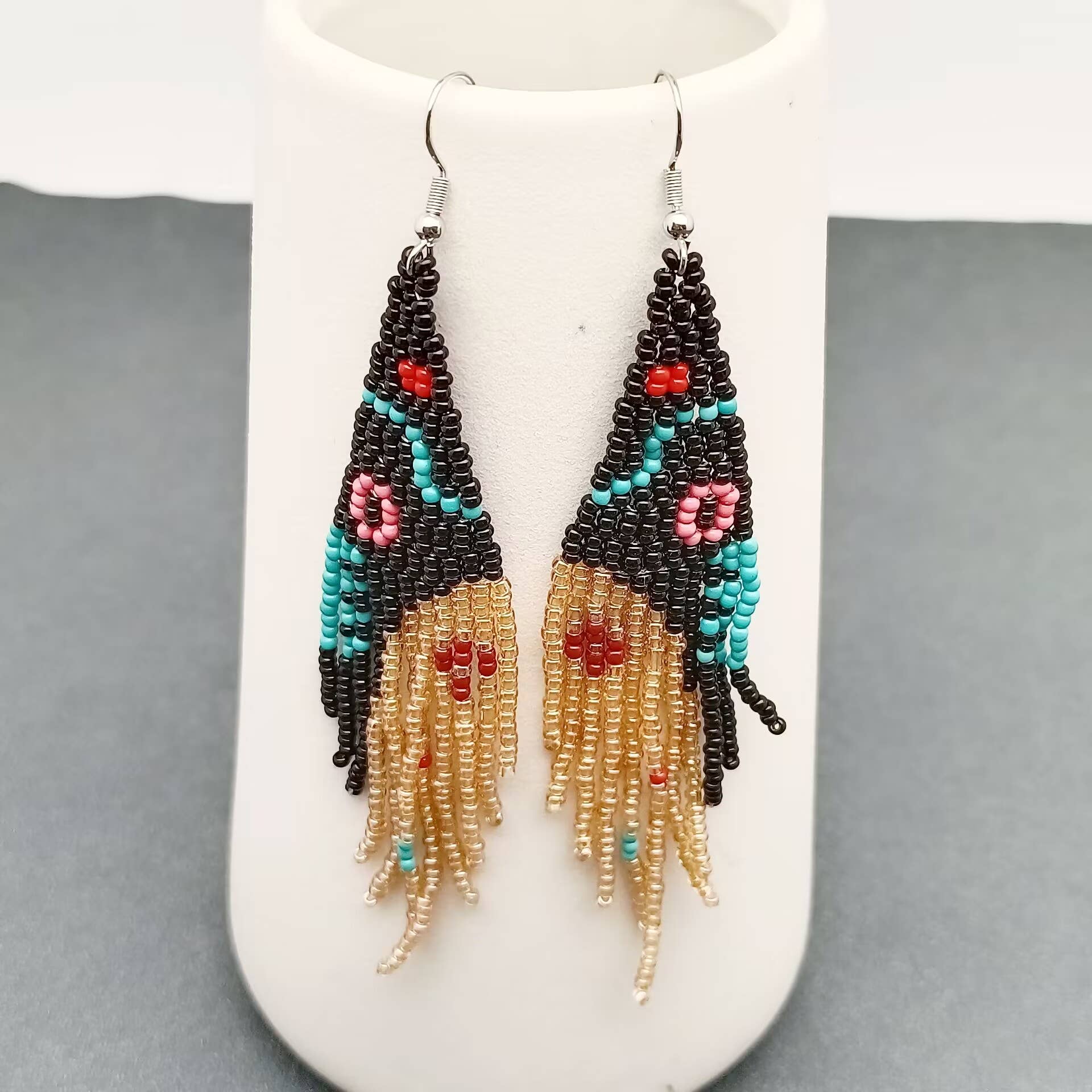 Mio Queena - Wholesale Dangle Earrings - Shark Mouth Pattern Seed Beads Dangle Earrings - BJ/SB1