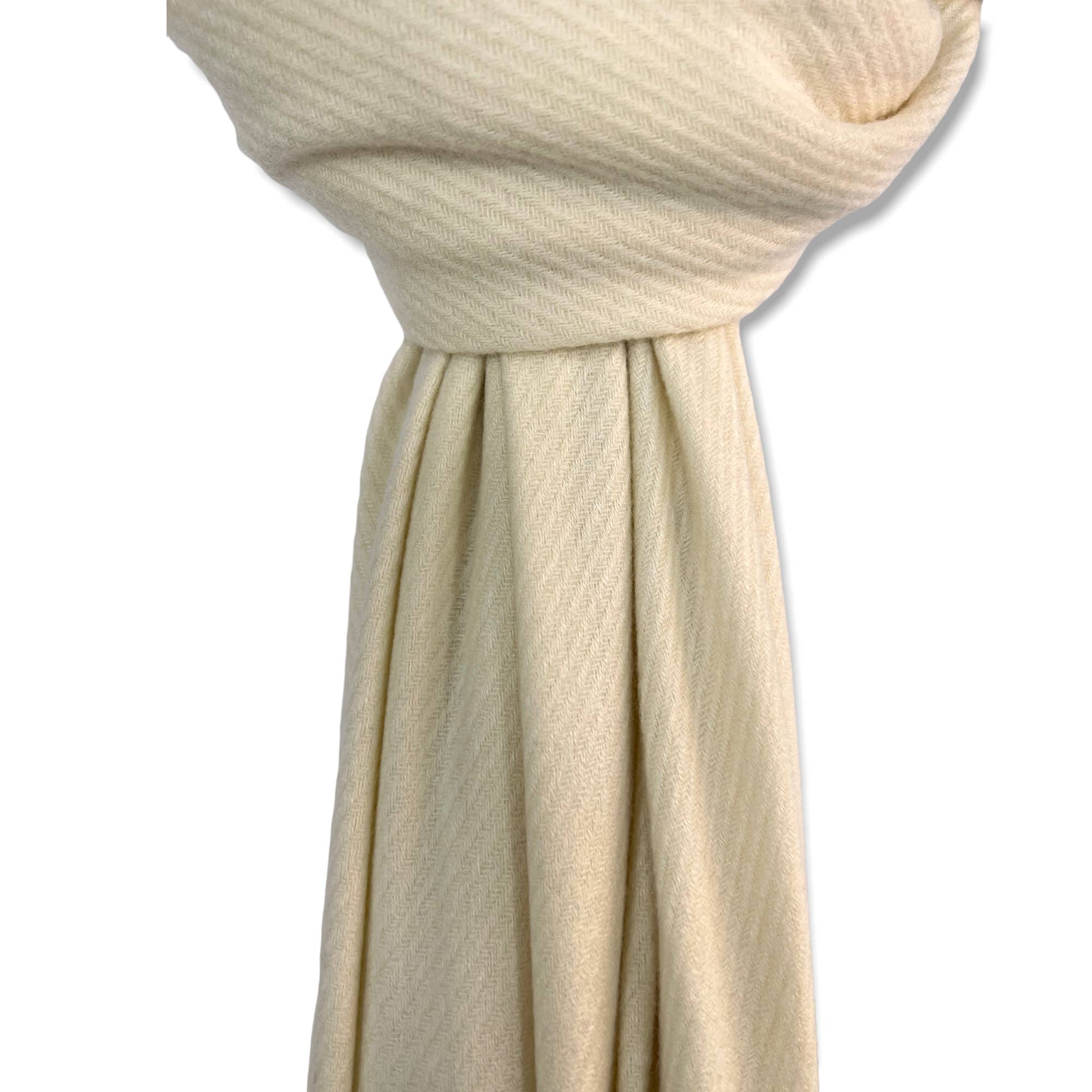London Scarves – wholesale Scarf – Women's – Plain cashmere mix ribbed winter scarf with tassel5