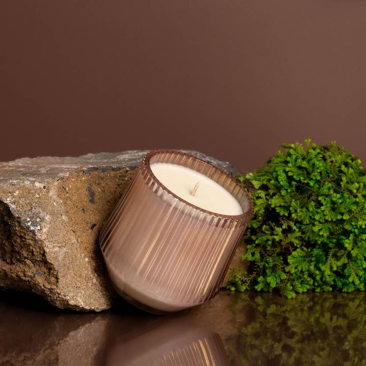 *Aardse Geuren* Geribbelde Retro Stijl Kaars - Roze voor wholesale door LiveYoung Candle Company