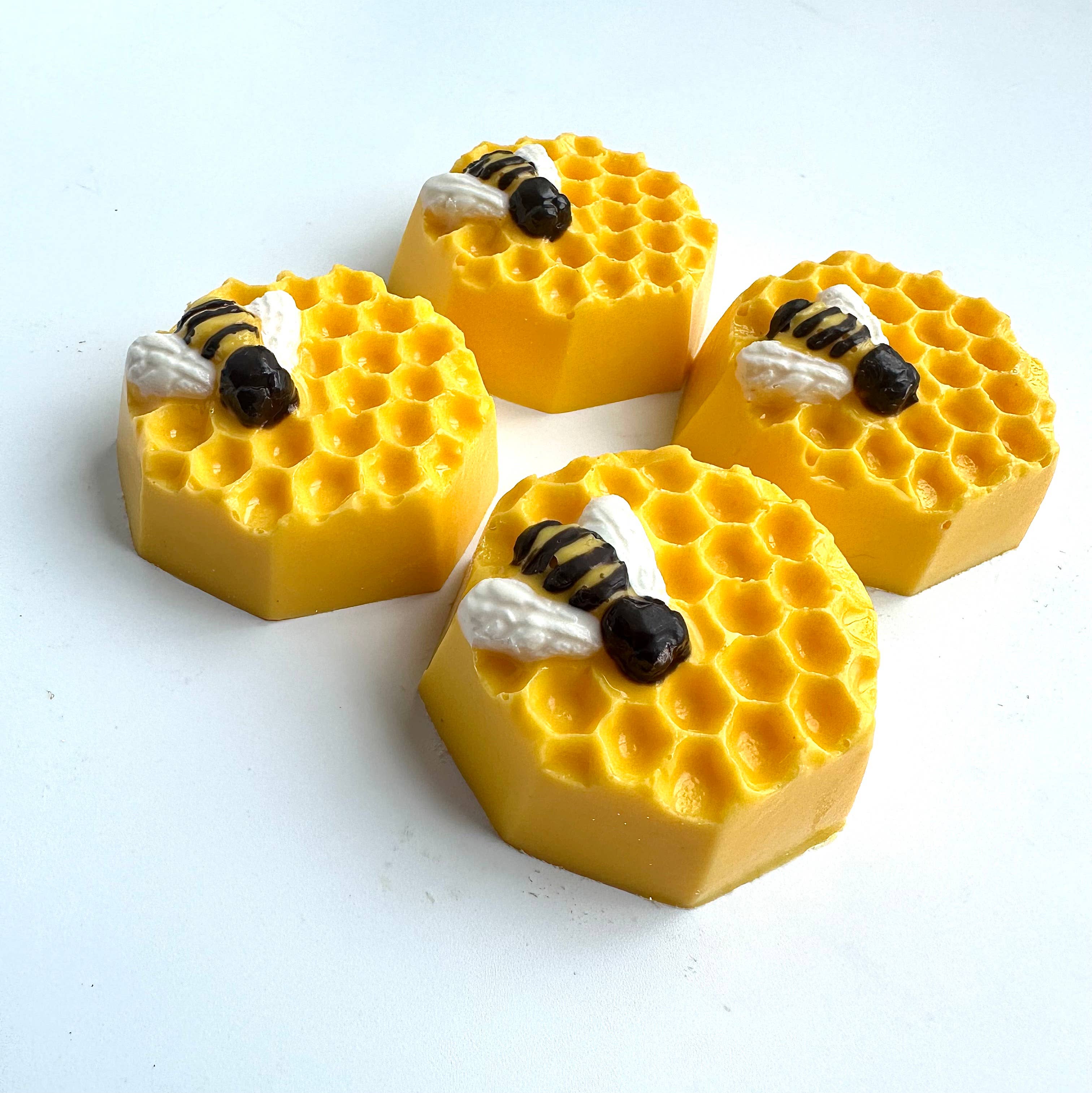 Delightful Chocolates - Wholesale Chocolate Covered Sweets - Bumble Bee Honeycomb Chocolate Covered Oreos0