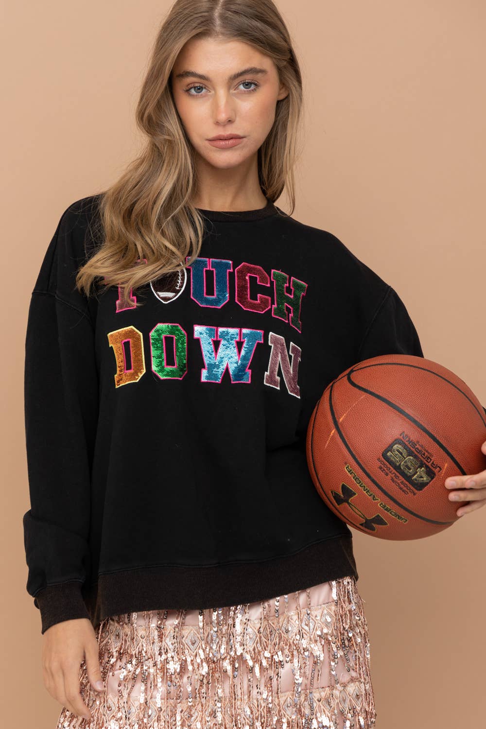Blue B – Engroshandel Grafisk Sweatshirt - Dame – 32551T - Game Day Patchwork Pullover Sweatshirt9