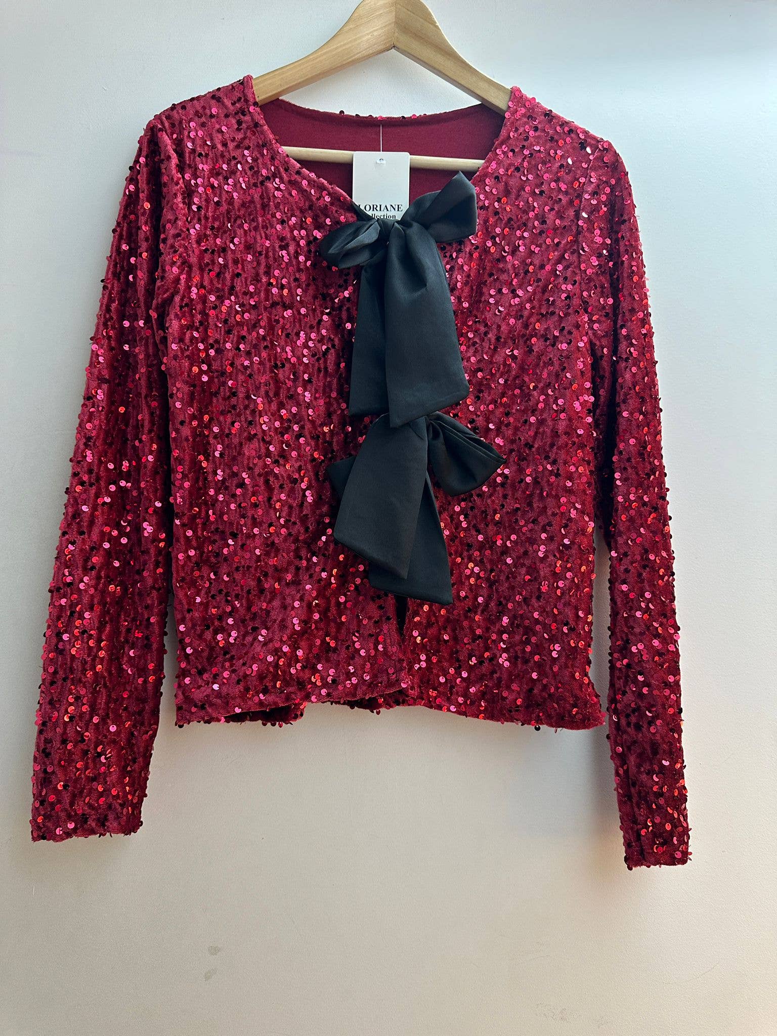 LORIANE – Engroshandel Skjorte med buttondown – til kvinder – LORIANE glitrende fløjlsbluse med sløjfer, model 64012