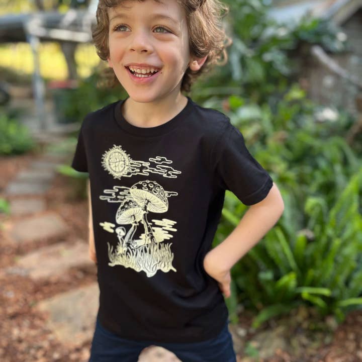 Art of Zig - Wholesale Screen-printed t-shirt – Kids - MUSHROOM FIELDS Black Kids T-Shirt1