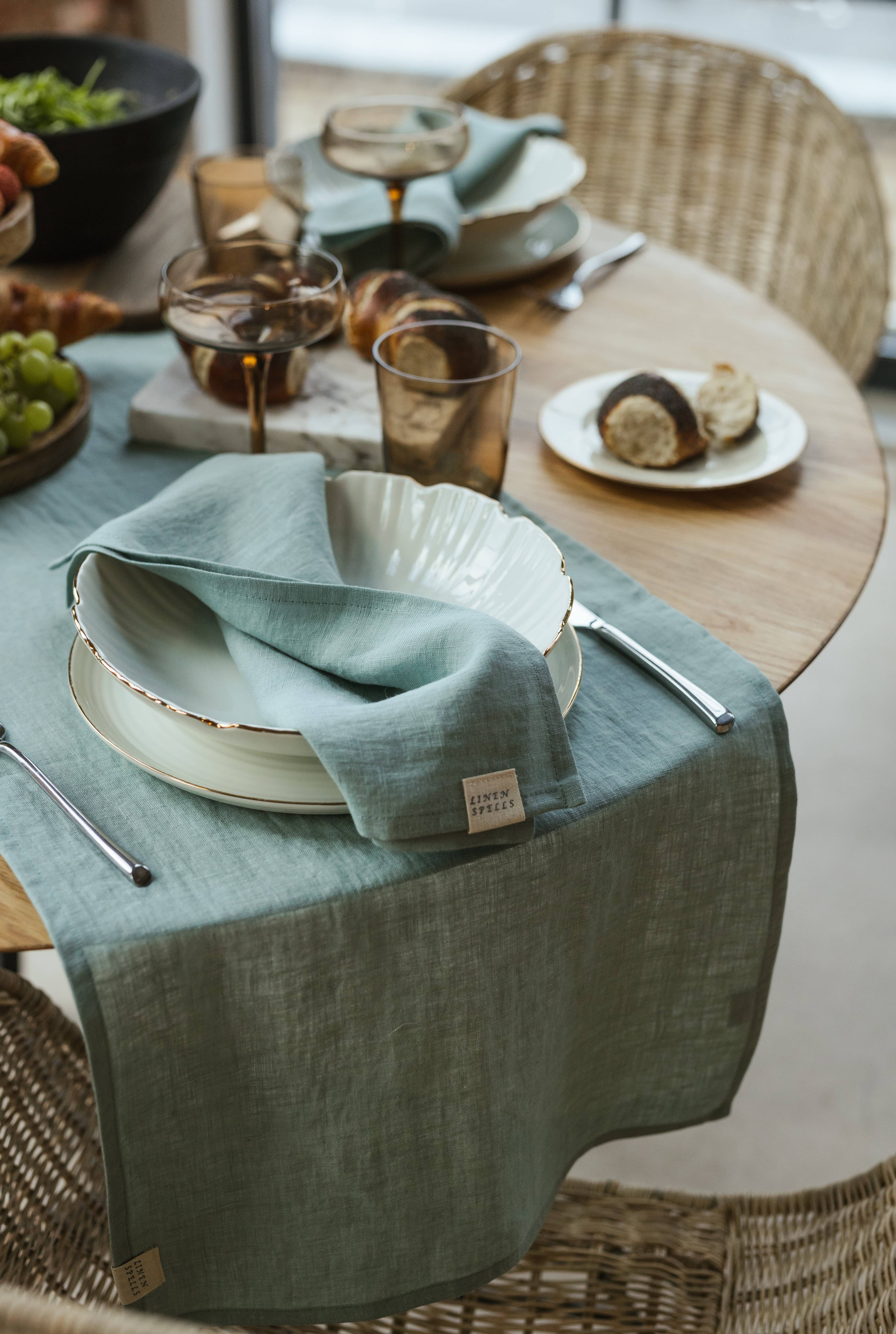 Linen Spells – wholesale Löpare – Bordsduk i linne med Ocean Mint, handtvättad1