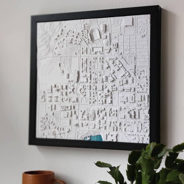 Carte 3D du campus de l'université Purdue | Art mural cadeau de fin d'études pour la vente par Micropolitan