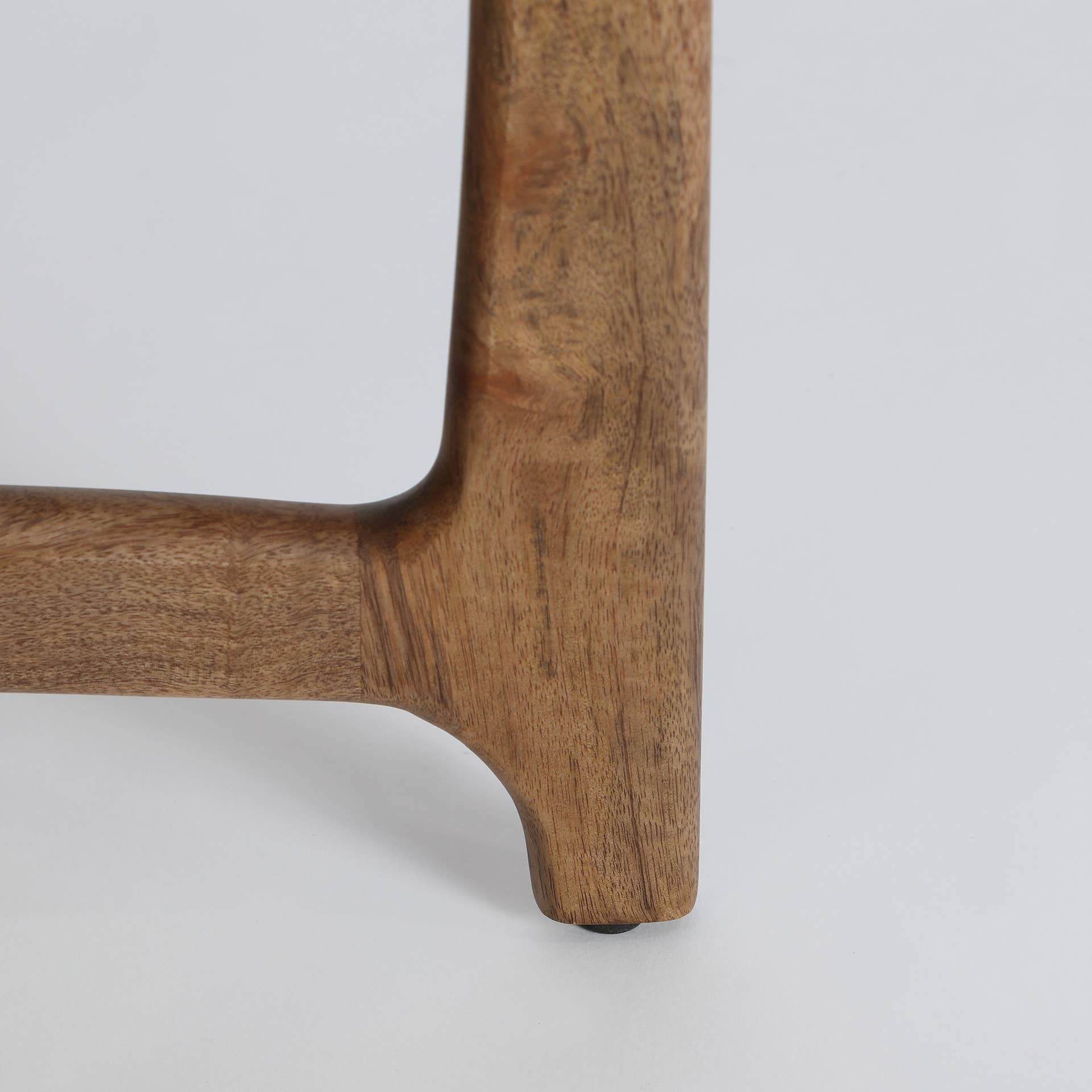 Kodu - Wholesale Side Table - Mango wood side table in brown color, 55x55x53